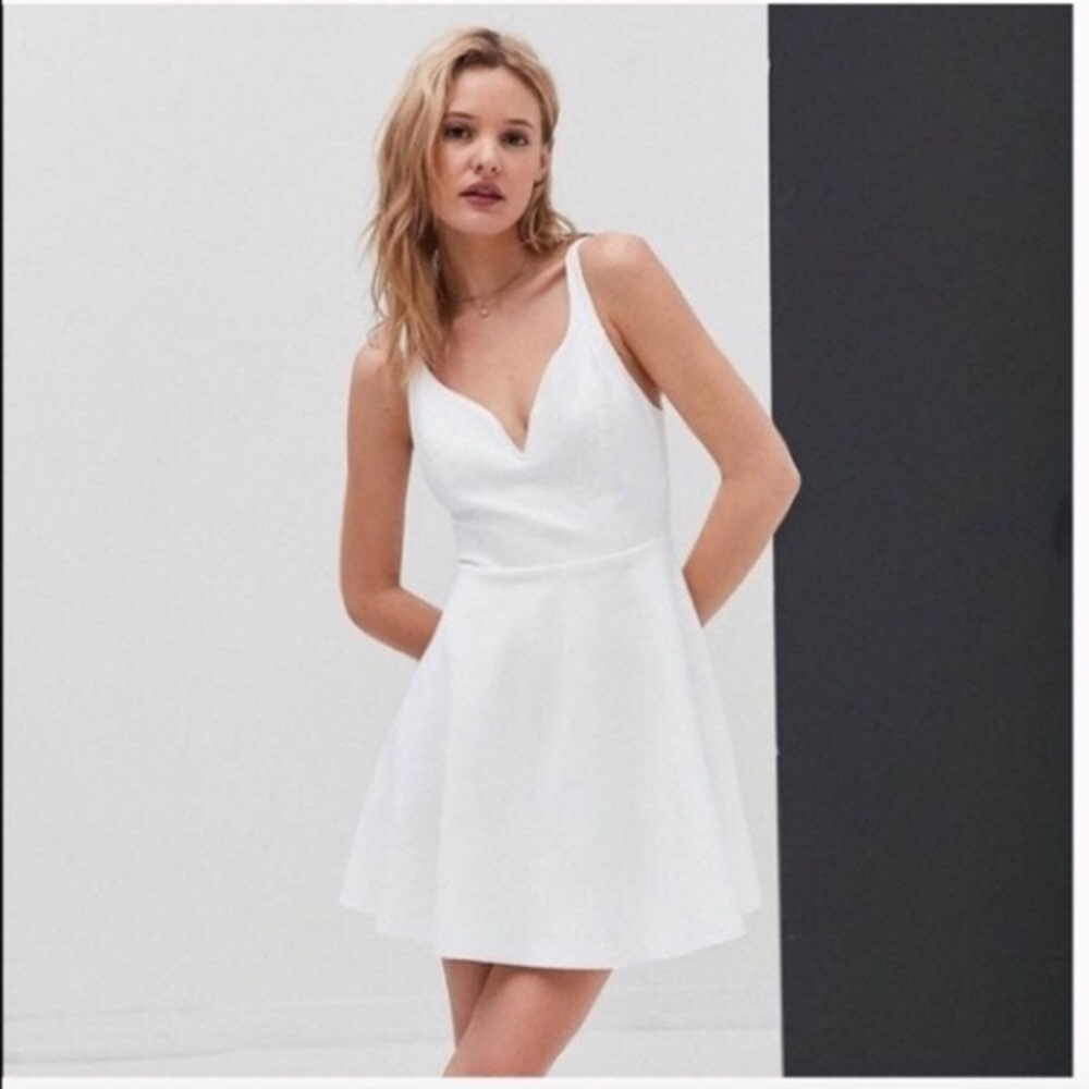 Kimchi Blue White V-Neck Fit-and-Flare Mini Dress